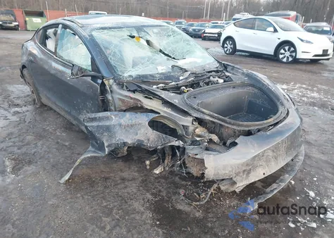 2022 Tesla Model 3 Performance Dual Motor All-Wheel Drive from USA, damaged, VIN 5YJ3E1EC1NF268622